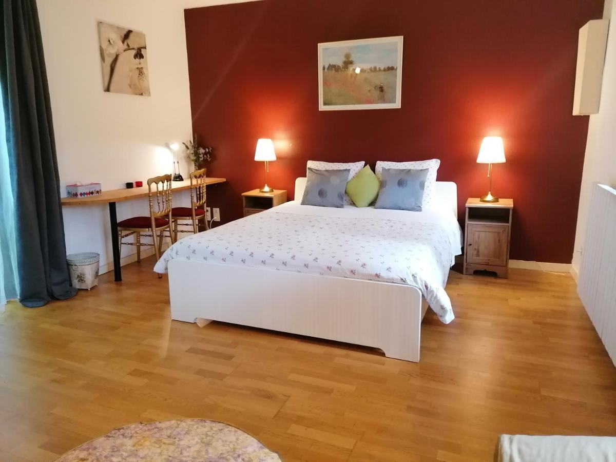 Holiday home Dans Un Domaine Historique Chevreuse