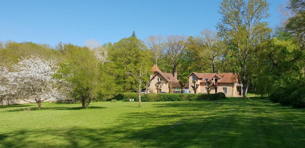Dans Un Domaine Historique *